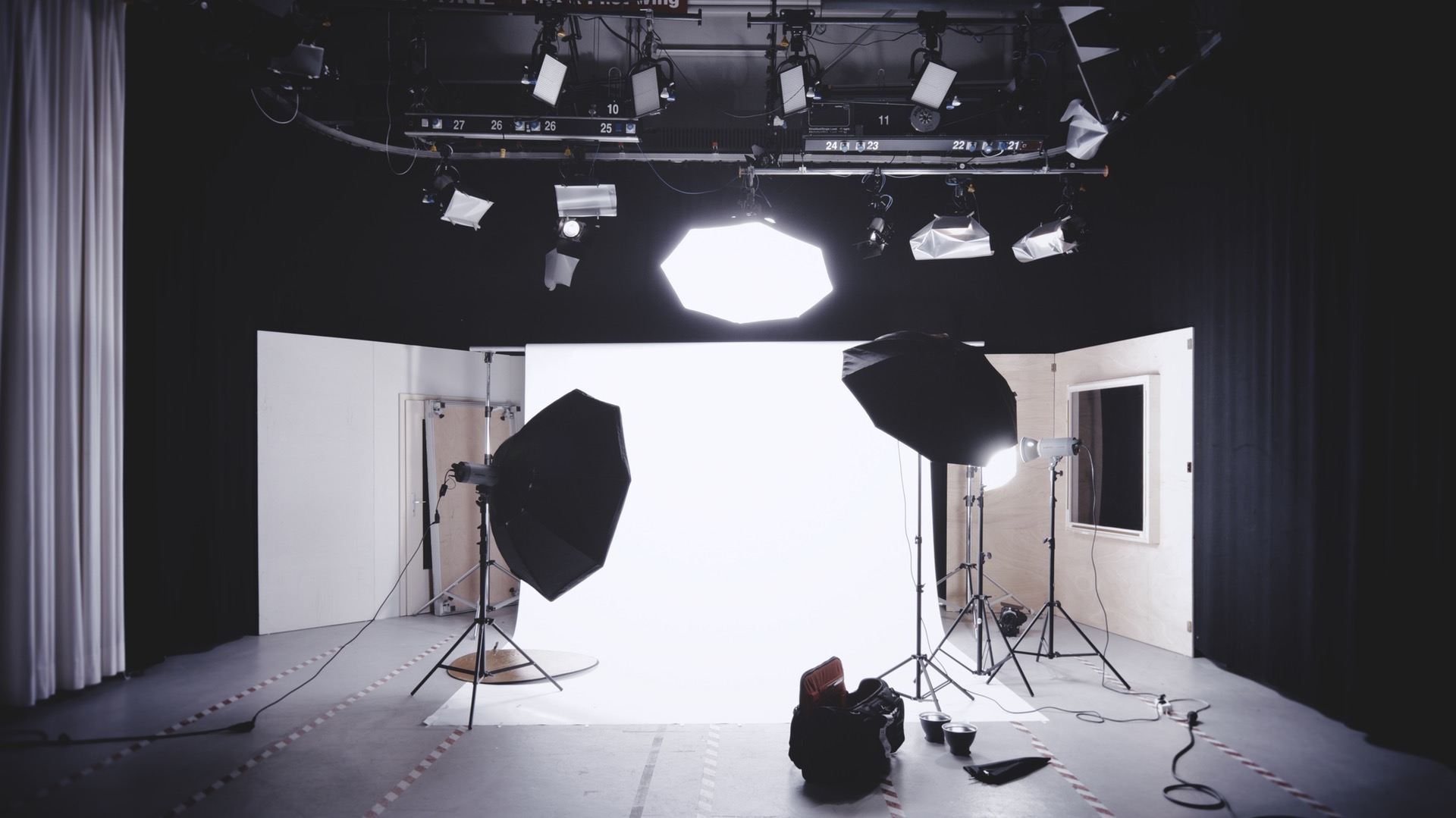 home-photography-studio-setup-beginners-guide