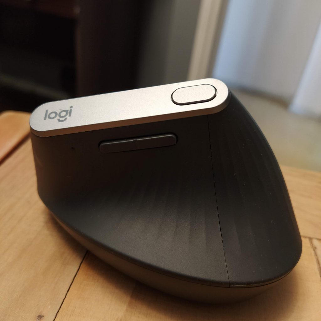 logitech mx vertical side view