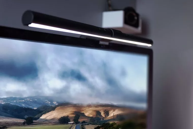 7 Benefits of a Monitor Light Bar - Sleeklens - Tools and Training for  Photographers