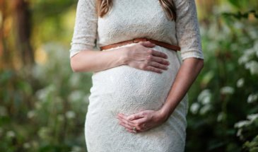 How To Prepare For a Maternity Session